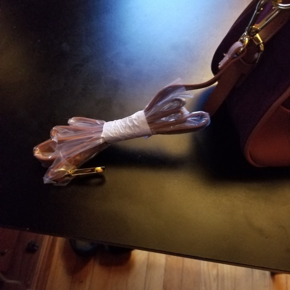 Iman purse burgundy in color - Picture 5 of 7